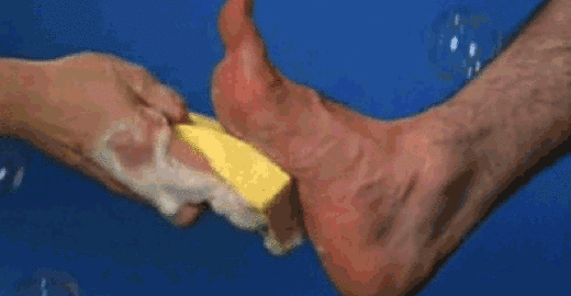 為什么會腳臭？漓峰牌足之友抗菌液，解救腳臭、腳癢的你！